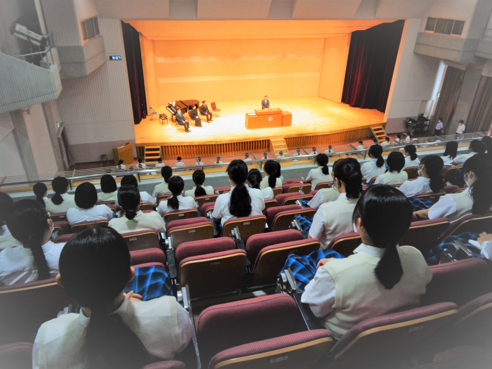 2学期始業式 和洋九段女子中学校高等学校