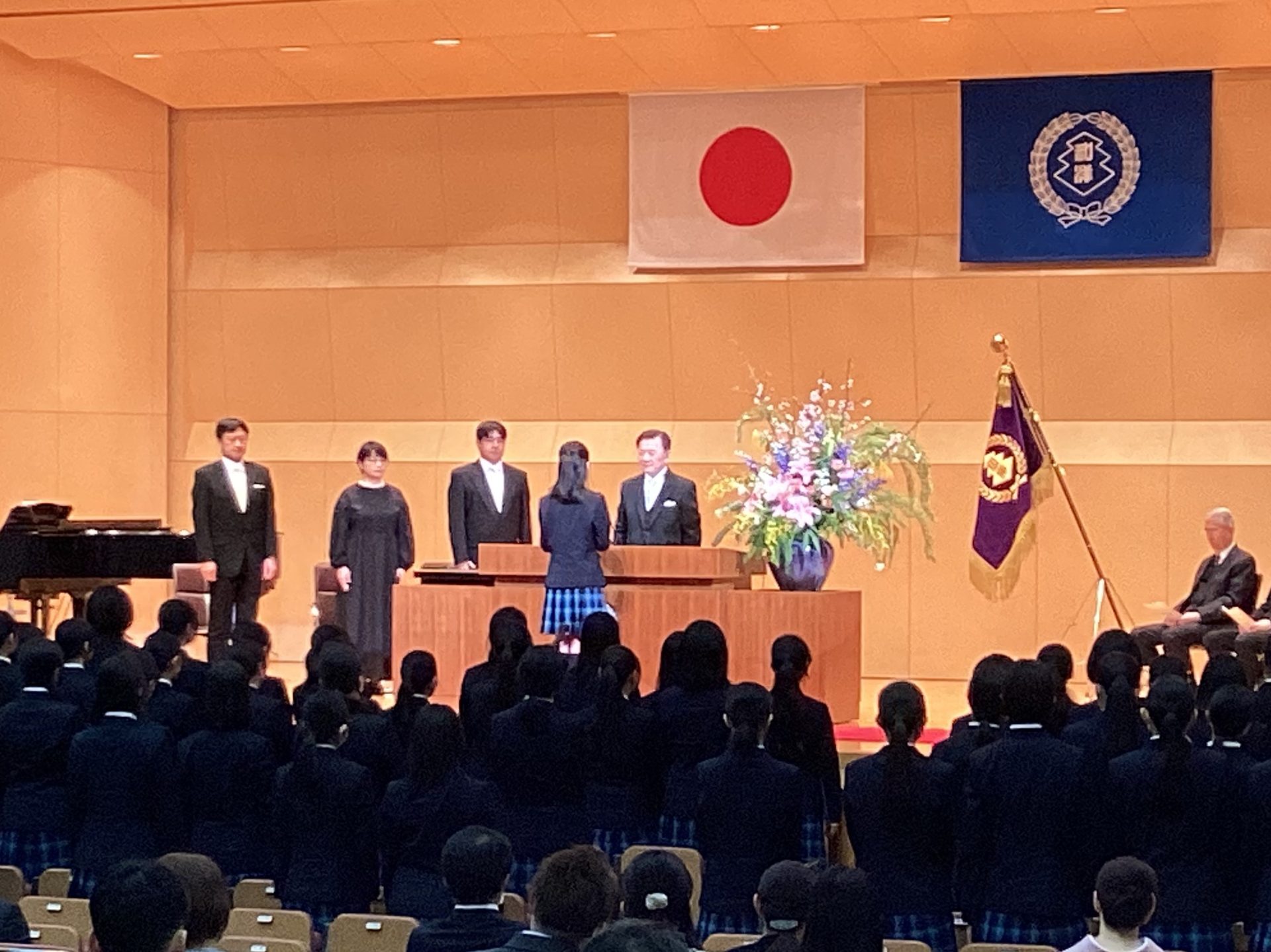 慶應女子 卒業祝 B.L.T.graduation2025中学・高校卒業 | TOKYO NEWS マガジン＆ムック
